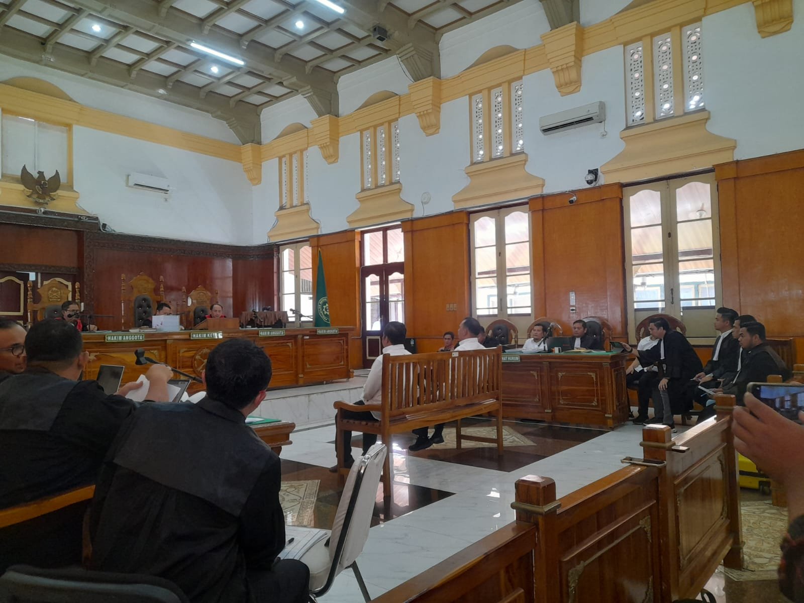 KPK Dakwa Bupati Nonaktif Erik Adtrada dengan Pasal Berlapis