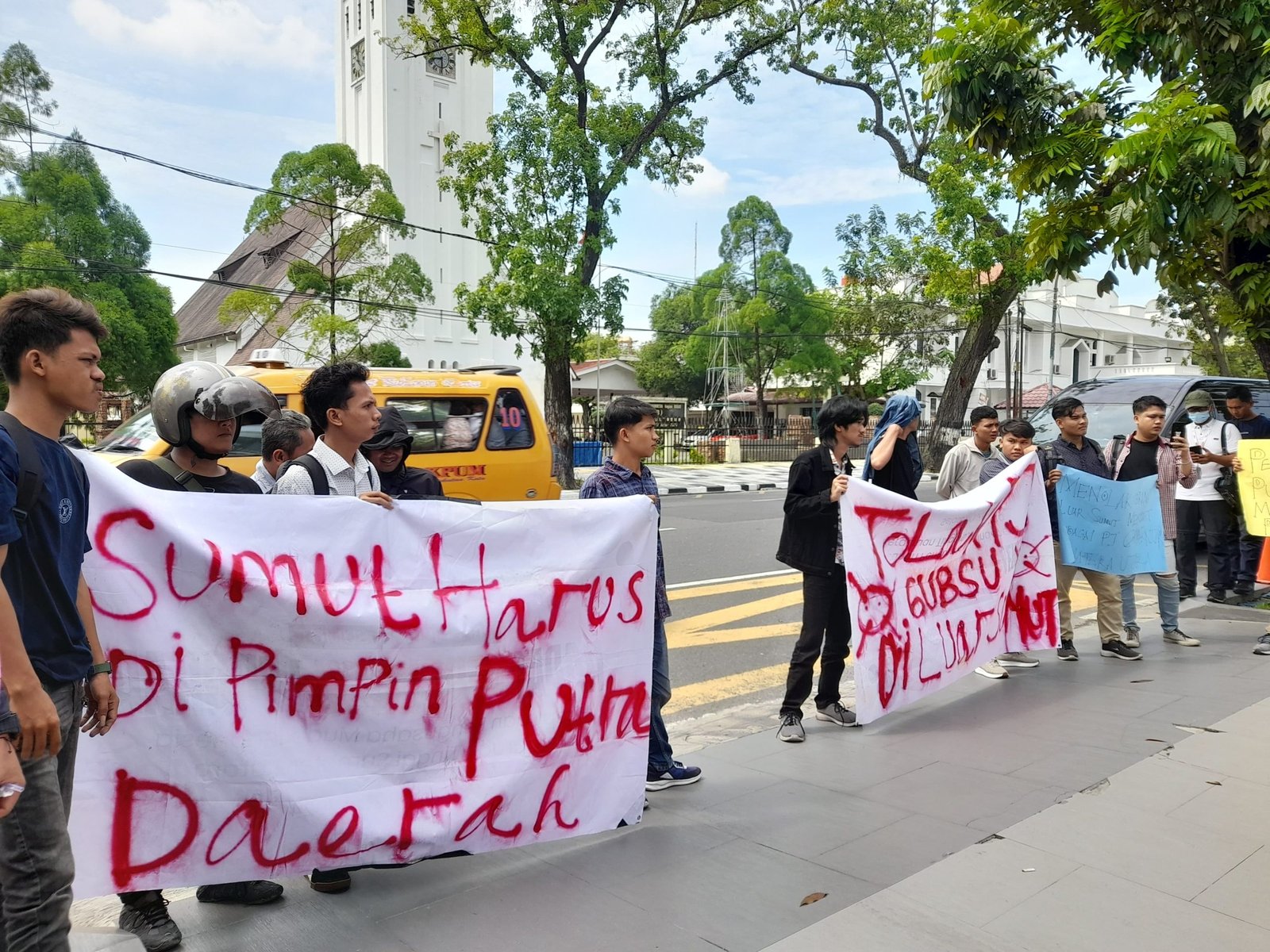 Mahasiswa Geruduk Kantor Gubsu, Tolak Agus Fatoni Jabat Pj Gubernur