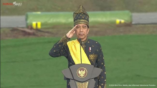 Jokowi Kenakan Pakaian Teluk Belanga di Hari Lahir Pancasila