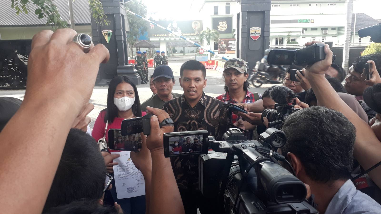 KKJ dan Anak Korban Bawa Bukti Keterlibatan Koptu HB dalam Kasus Pembakaran Wartawan