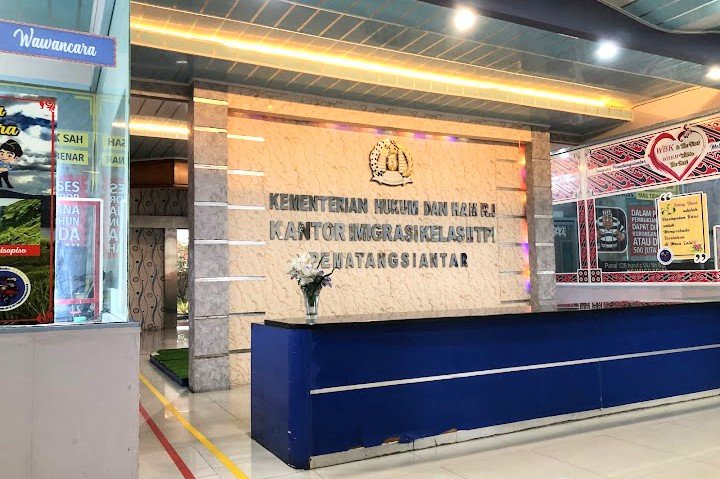 Imigrasi Kelas II Pematangsiantar Deportasi WN AS yang Overstay