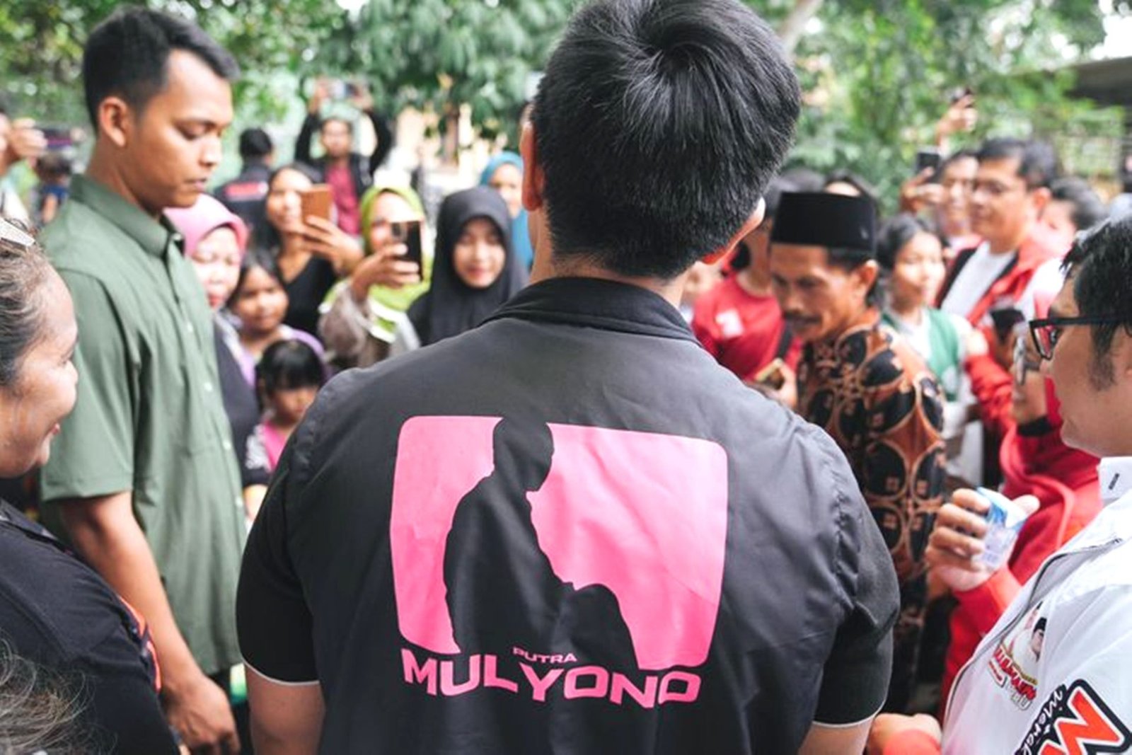 Kaesang Pakai Rompi 'Putra Mulyono', Strategi Komunikasi atau Meremehkan Situasi?