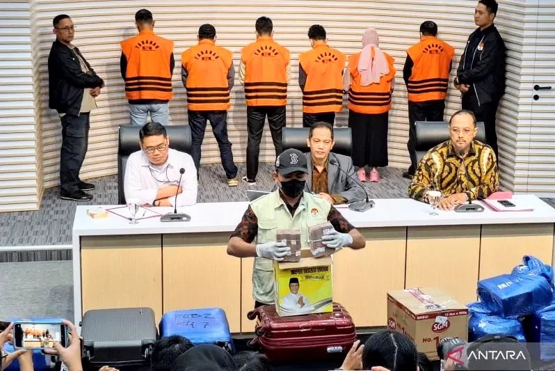KPK Tetapkan Gubernur Kalsel Sahbirin Noor Tersangka Korupsi