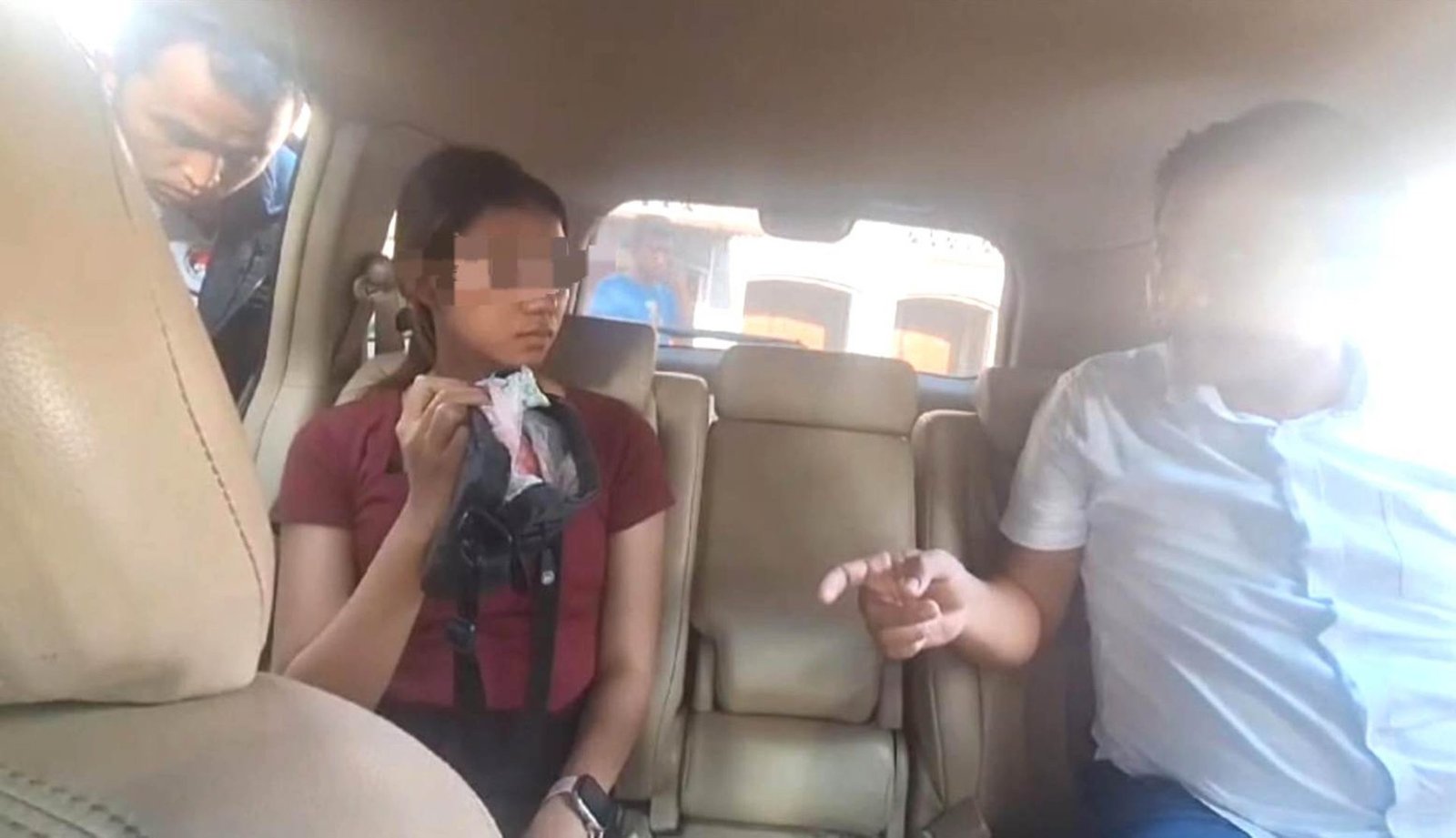 Polisi Tangkap Seorang Gadis Pembawa Ratusan Butir Pil Ekstasi di Medan
