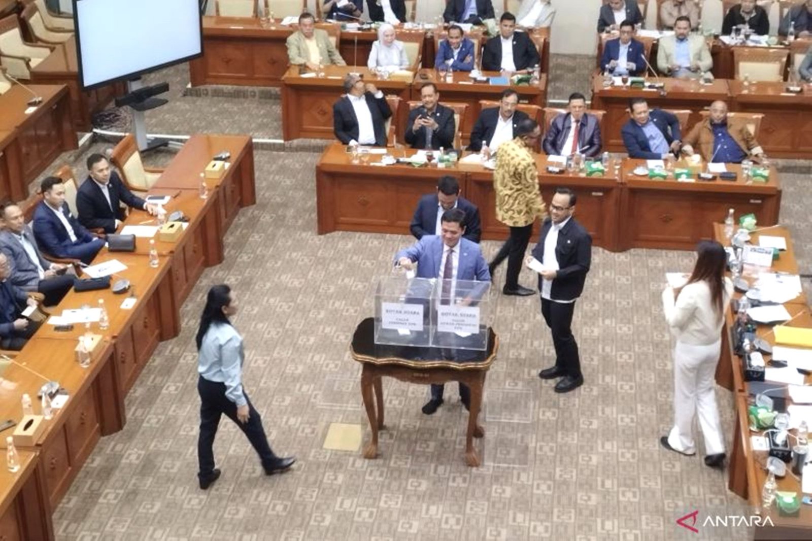 Ini 5 Pimpinan KPK Baru yang Disahkan DPR RI, Setyo Budiyanto Jabat Ketua