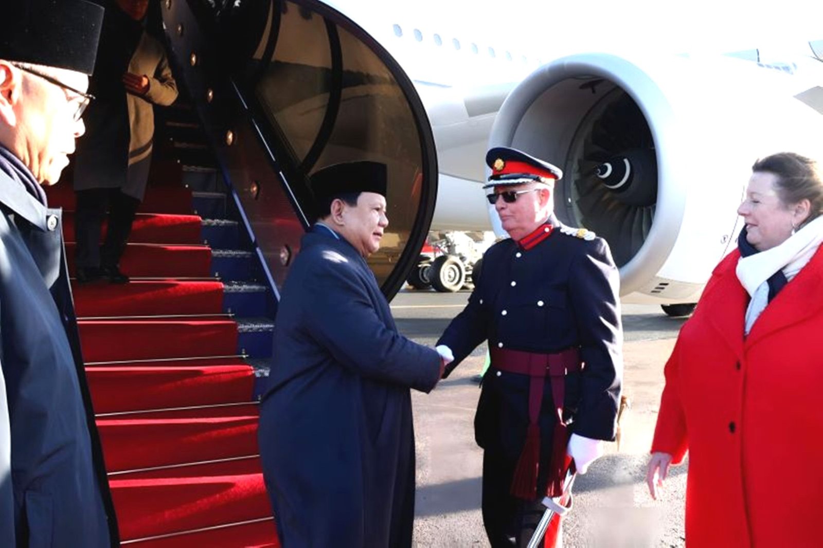 Suhu Dingin Sambut Kedatangan Presiden Prabowo di Inggris