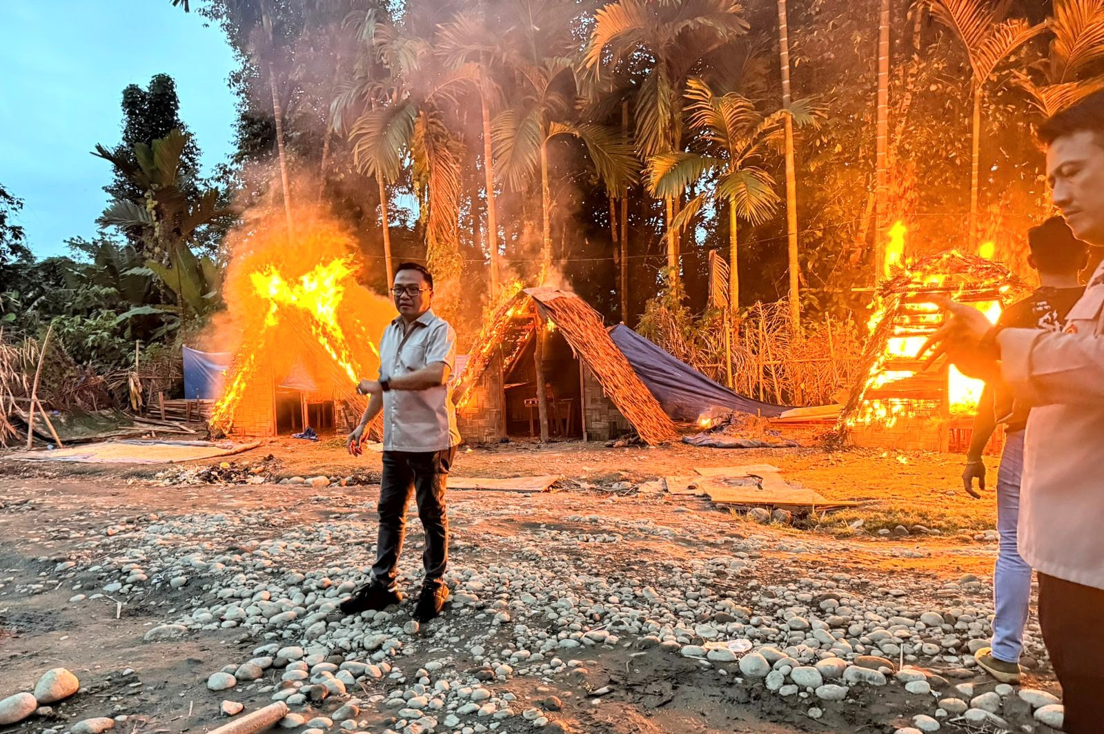 Tim Gabungan Obrak-Abrik Barak Narkoba di Sumut, Gubuk Dibakar