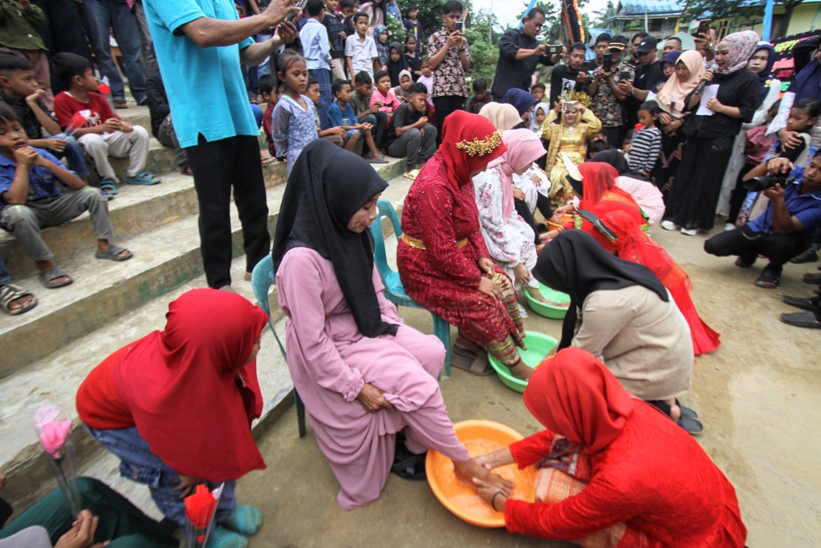 Kampung Matfa Rayakan Hari Ibu, Tuwan Imam: Kembali Pada Jati Diri Ibu