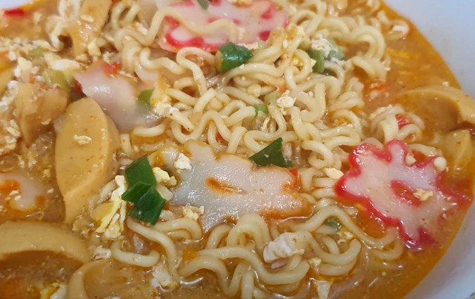 Stop Konsumsi Berlebihan! Ketahui Bahaya SEBLAK untuk Kesehatan Anda