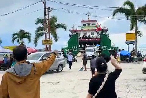 Ricuh di Pelabuhan Ajibata Parapat
