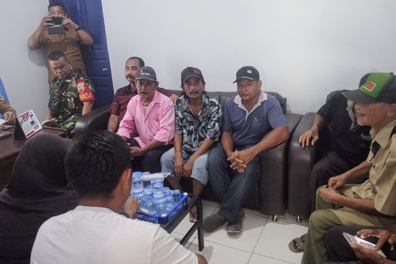 Dugaan Perselingkuhan Kades di Tapteng Bikin Warga Geram