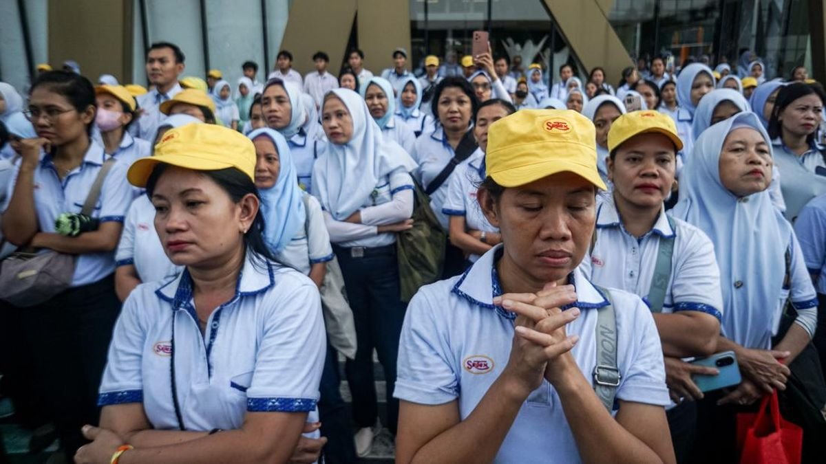 Sritex Bangkrut: Ribuan Pekerja Terancam Kehilangan Mata Pencaharian