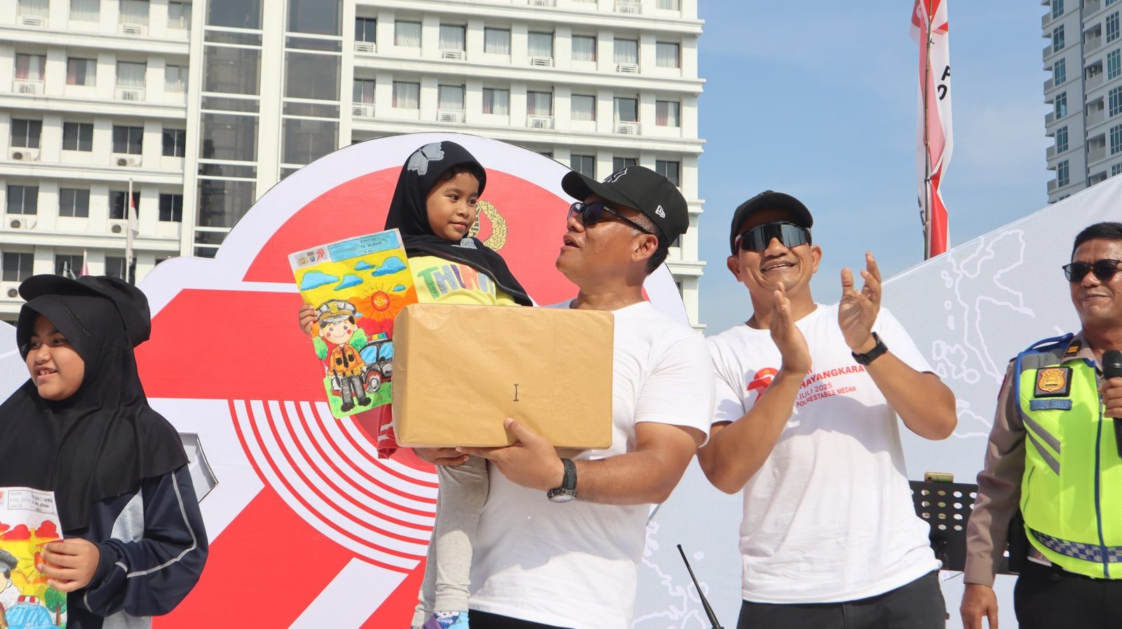 Polda Sumut Gelar “Semarak Pelayanan Polri” Sambut HUT Bhayangkara ke-79 di Posbloc Medan