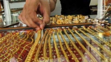 Harga Emas Perhiasan Hari Ini Kamis 12 Juni 2025: Harga Jual Emas Kuning (Model Rantai) : Rp928.000 Per Gram
