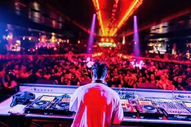 12 Rekomendasi Klub Malam Mewah di Medan: Penuh Cerita Bukan Razia