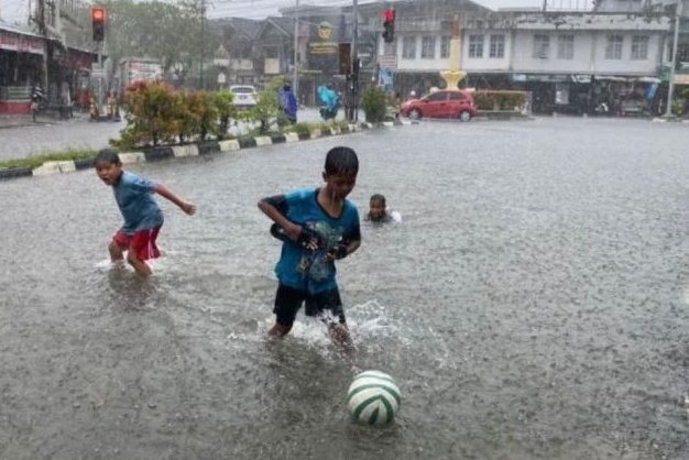 BMKG Beber Penyebab Hujan Lebat di Pantai Barat Selatan Aceh