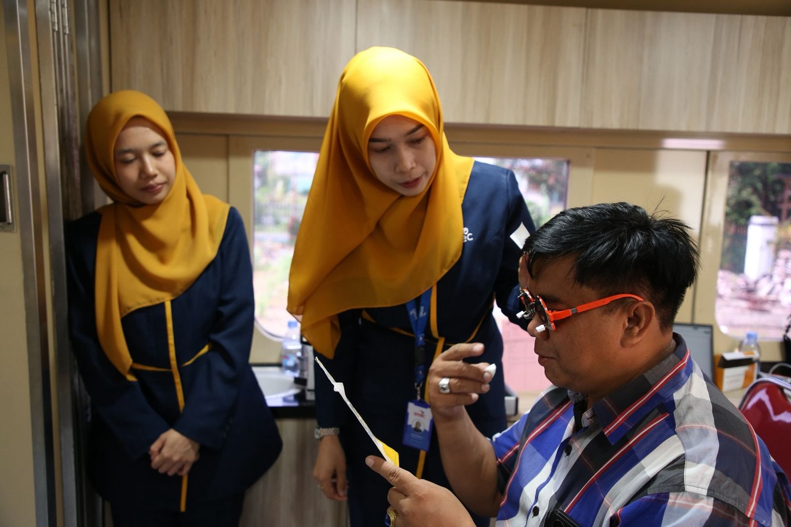 Rail Clinic KAI Sambangi Baja Linggei, Layani 200 Warga dengan Pengobatan Gratis