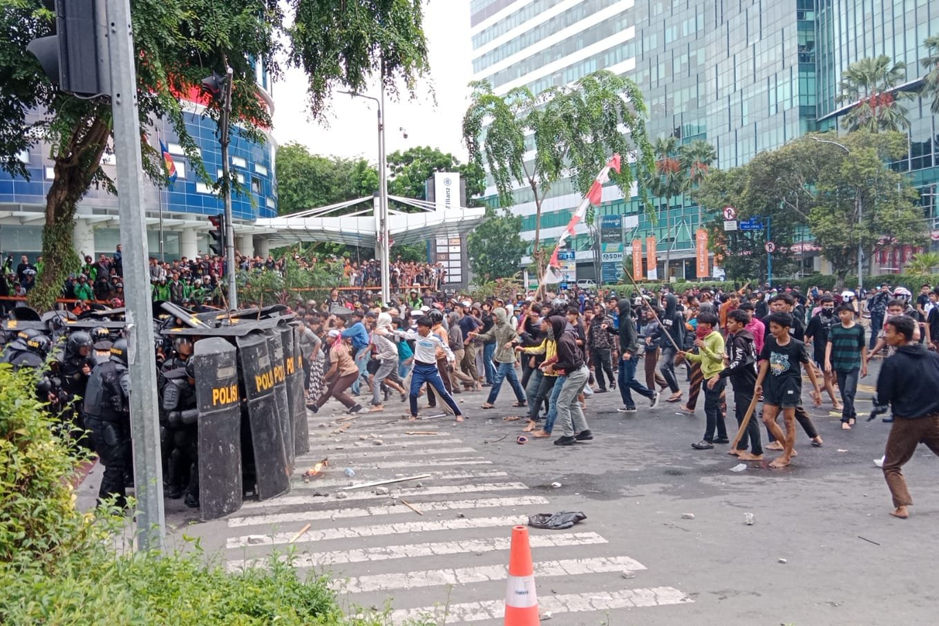 MUI Kritik Cara Aparat Tangani Demonstrasi: Emosi Harus Ditahan, Lakukan Langkah Persuasif