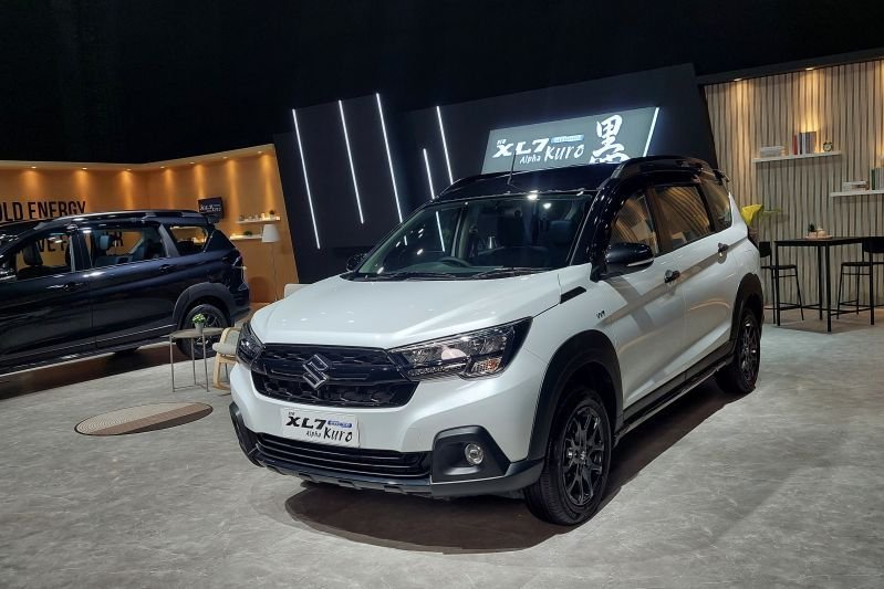 Persaingan Sengit, Suzuki New XL7 Hybrid Alpha Kuro Siap Gerus Dominasi 2 Pesaing Ini