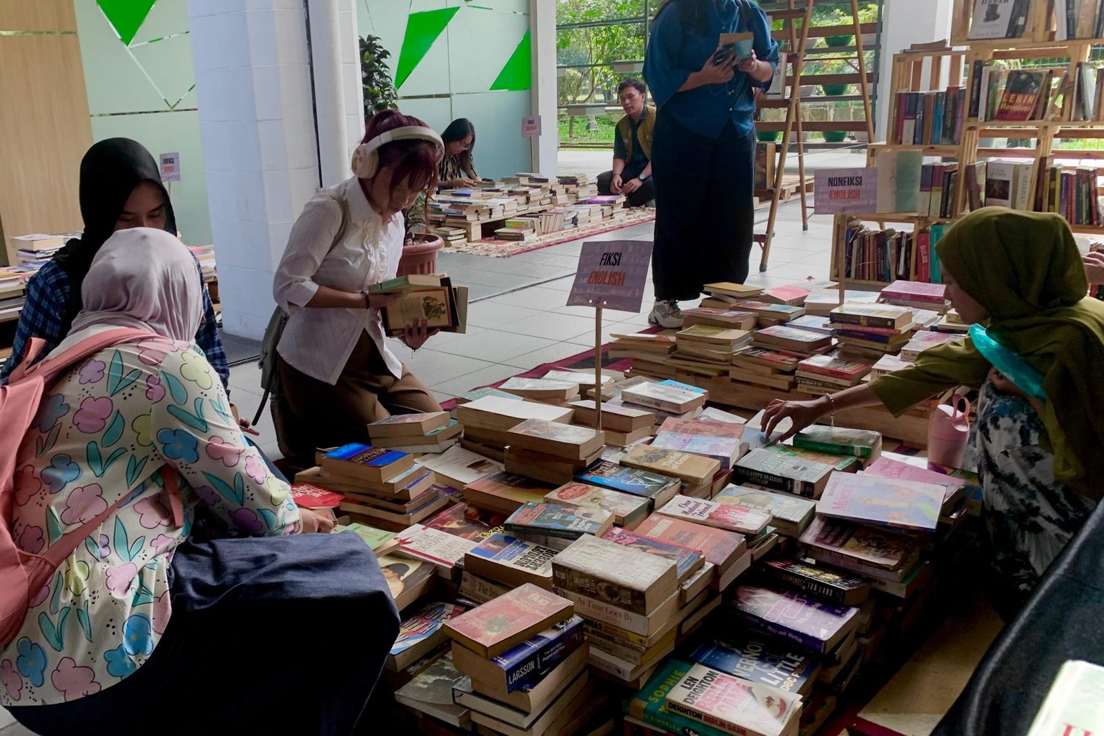 Peringati Hari Kunjung Perpustakaan 2025, USU Gelar Bazar Buku Murah dan Sharing Session