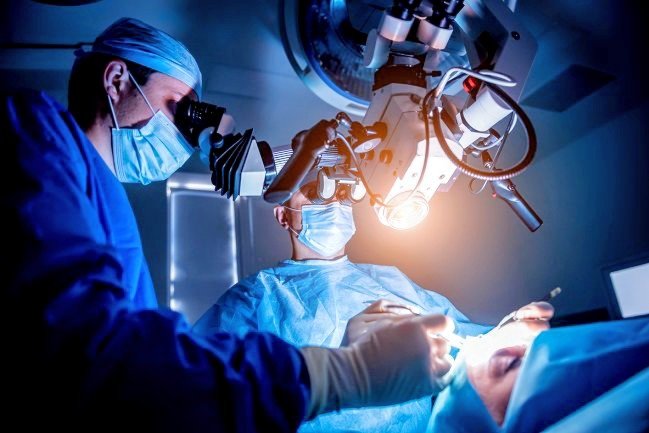Dokter di China Angkat Cacing Hidup 18 Cm dari Otak Pria, Masuk Lewat Ular Mentah