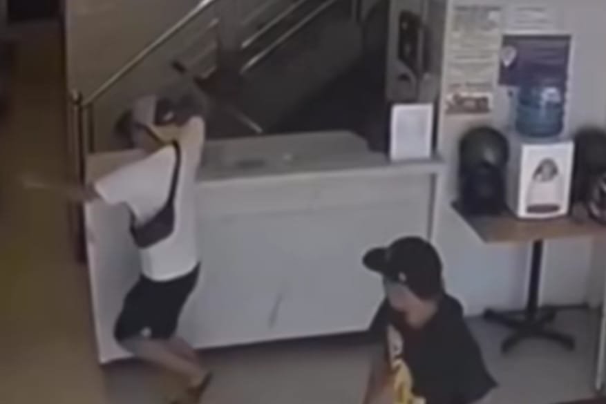 Ricuh di Hotel Medan: Tamu Ngamuk Bawa Samurai Gara-Gara Kunci Kamar Tertinggal
