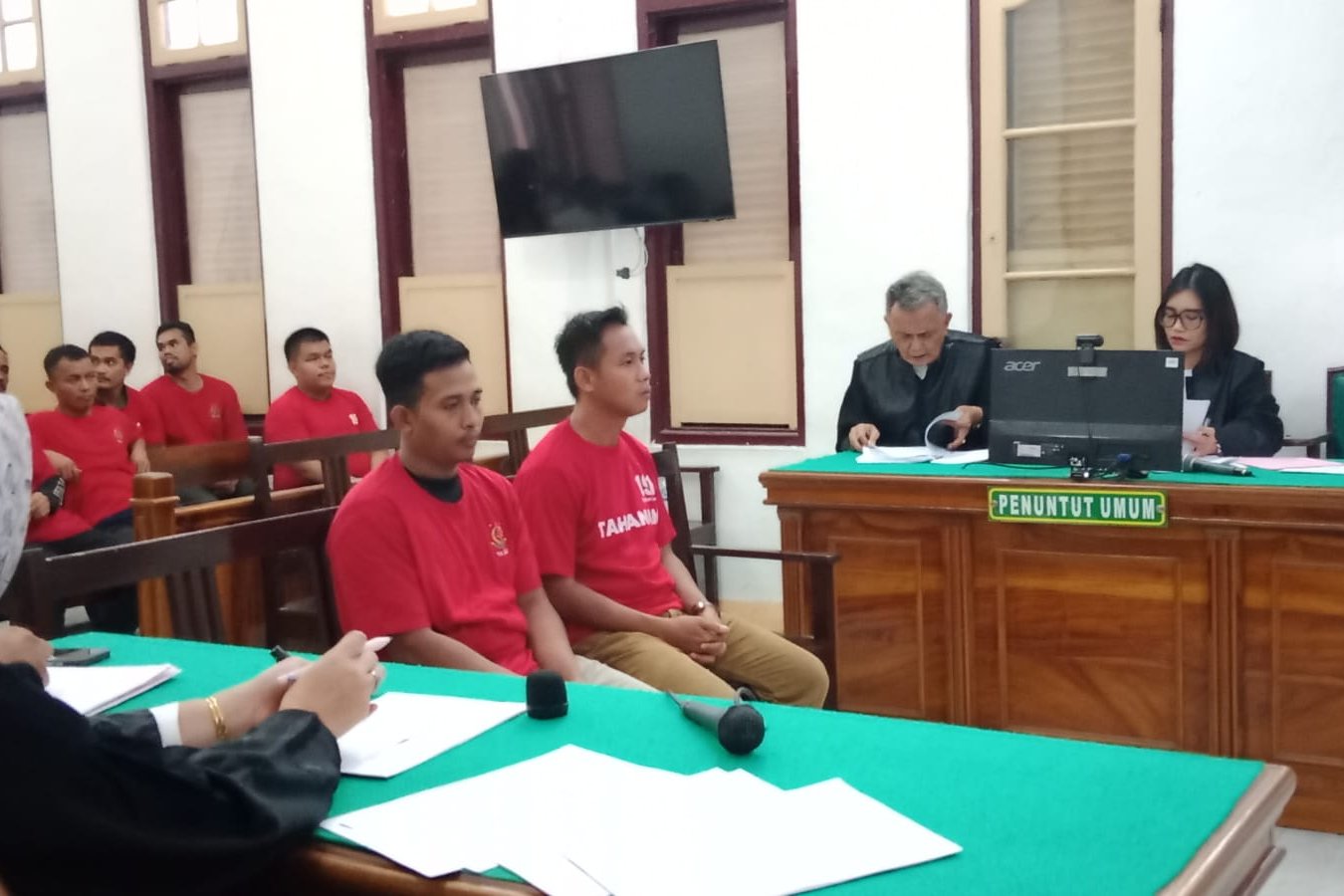 2 Security D’Red KTV Dituntut 11 Bulan Penjara karena Halangi Penggerebekan Polisi