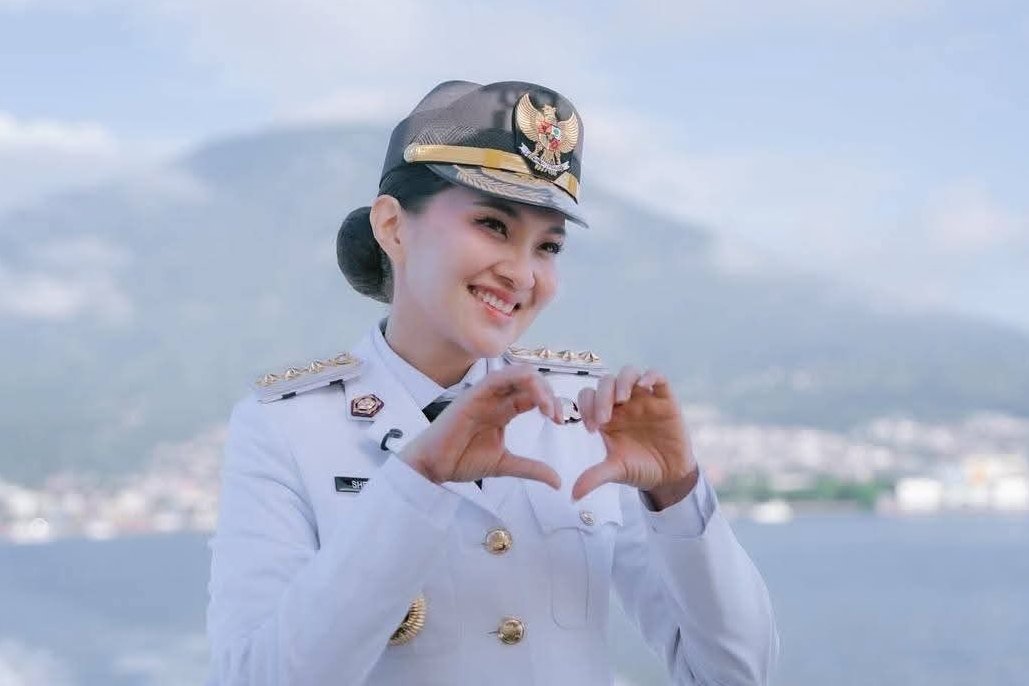SHERLY TJOANDA Nangis, Anaknya Harus Bekerja Setelah Benny Laos Meninggal