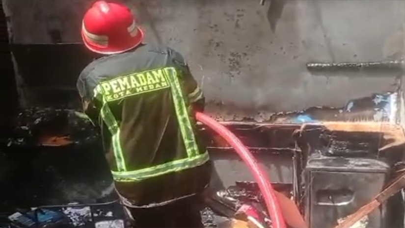 Kisah Tegarnya Hakim Khamozaro Waruwu Usai Rumahnya Terbakar Saat Sidang Korupsi