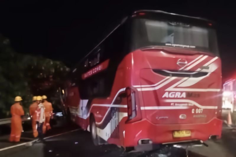 Kronologi Kecelakaan Maut di Tol Cipali KM 72: Sopir Diduga Mengantuk, 5 Tewas dan 38 Luka-Luka