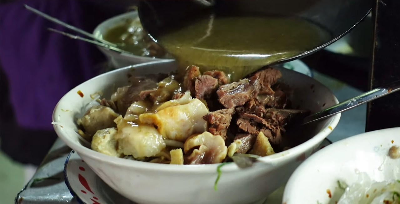 Mengulas Mie Sop Hang Tuah Medan: Ikon Kuliner 50 Tahun yang Tetap Digemari