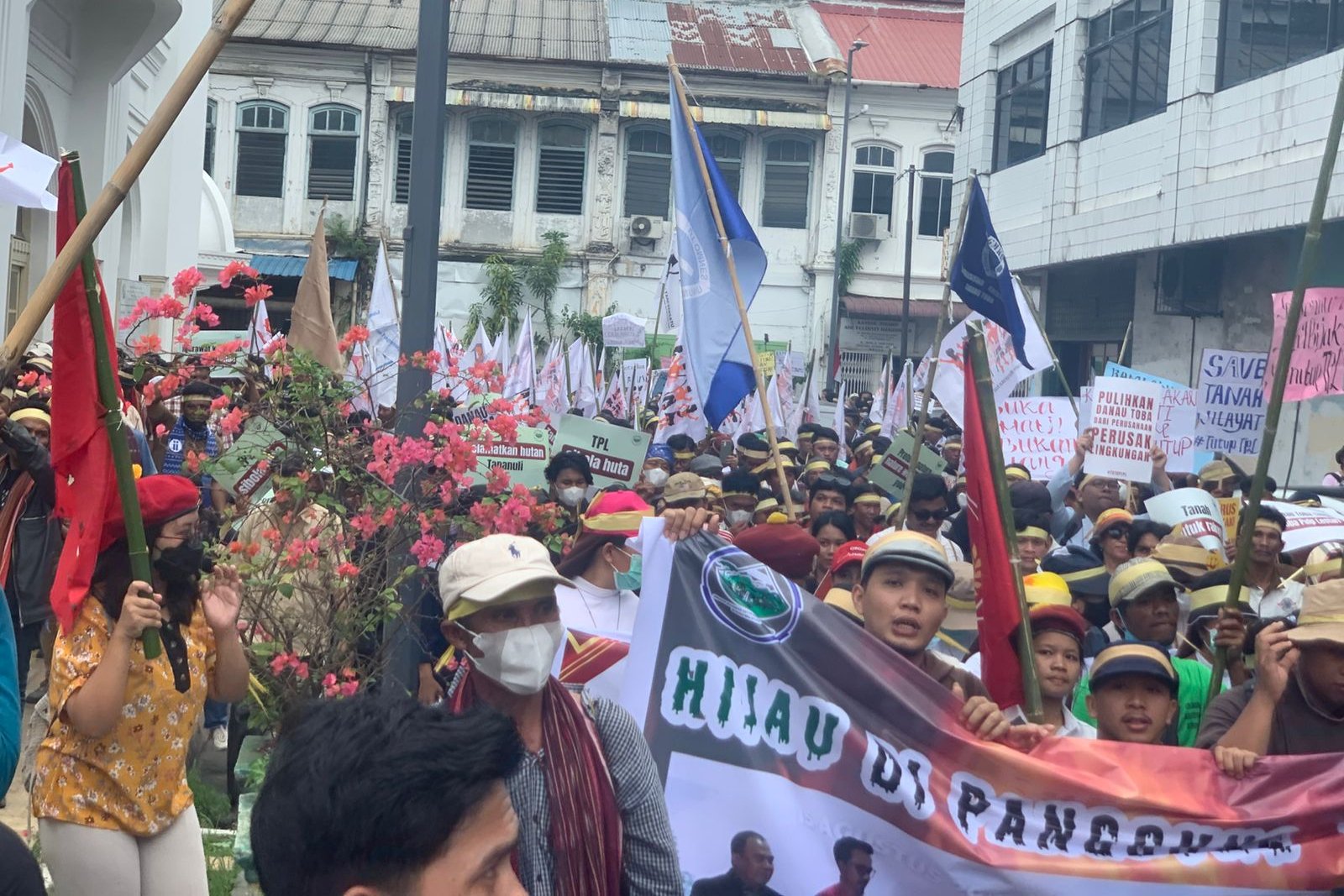 Kantor Bobby Nasution Digeruduk Ribuan Massa, Desakan 'Tutup PT TPL' Menggema di Kota Medan