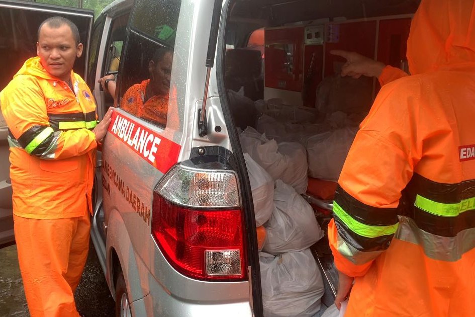 BPBD Medan Salurkan Bantuan Makanan ke Korban Banjir Sei Mati 2025