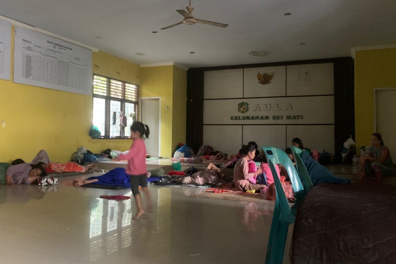 Banjir Surut, Warga Sei Mati Masih Bertahan di Pengungsian karena Faktor Kesehatan