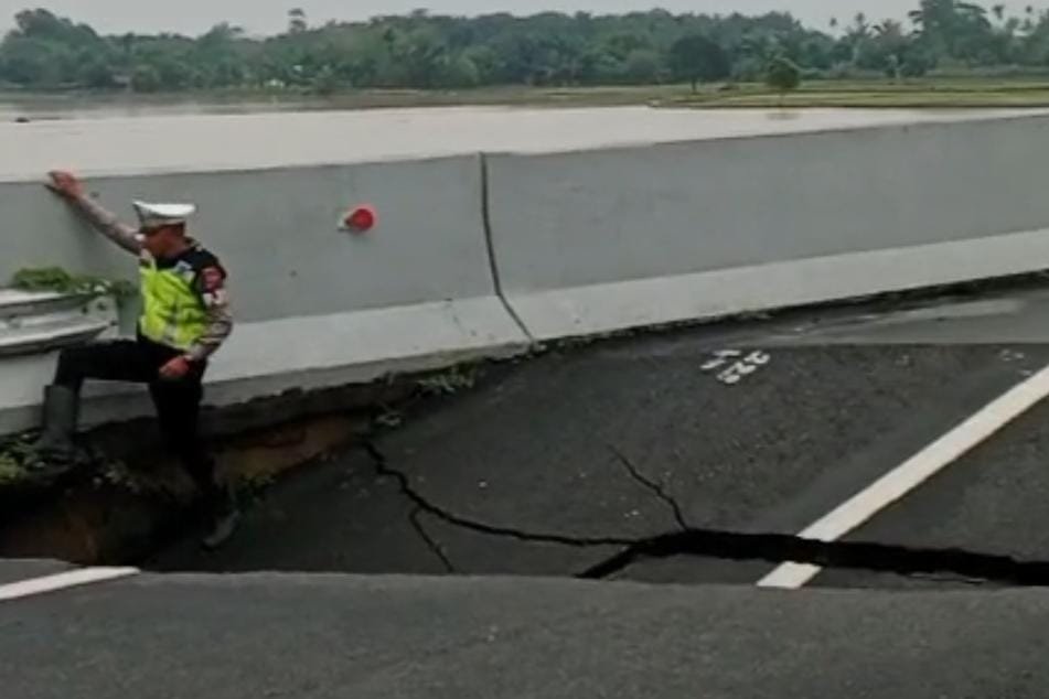 Tol MKTT Amblas, Lalin Dialihkan dan Contraflow Diterapkan di Tanjung Morawa
