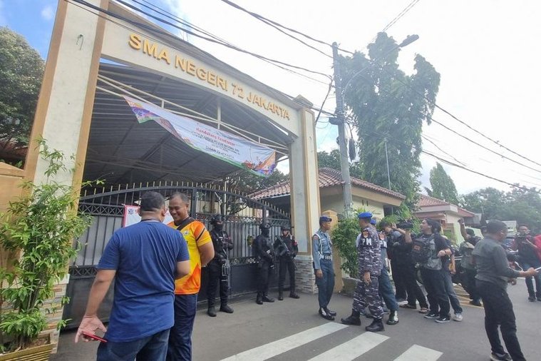 Ledakan Bom di SMA 72 Jakarta Saat Salat Jumat, Penjaga Kantin Saksi Momen Mencekam