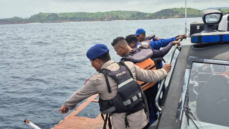 Pencarian Korban Kapal Wisata di Pulau Padar Berlanjut, Tim SAR Temukan Serpihan KM Putri Sakinah