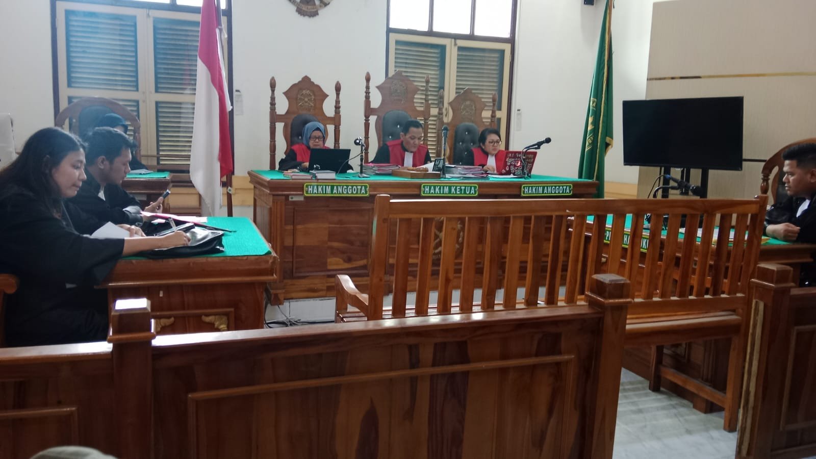 Oplos Gas LPG Subsidi ke Tabung 12 Kg, Dua Pria di Medan Divonis 8 Bulan Penjara