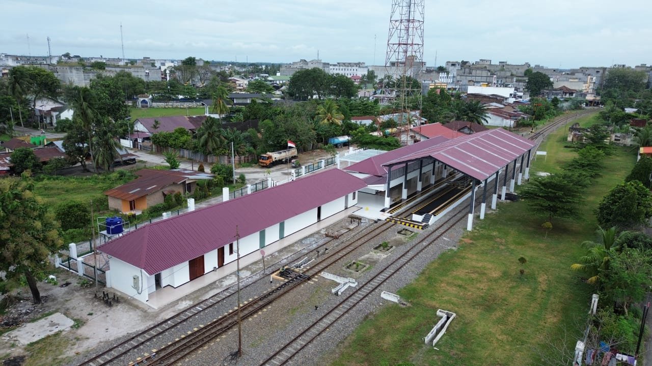 KAI Sumut Percantik Stasiun Perbaungan Jelang Nataru, Dorong Mobilitas & Logistik Serdang Bedagai