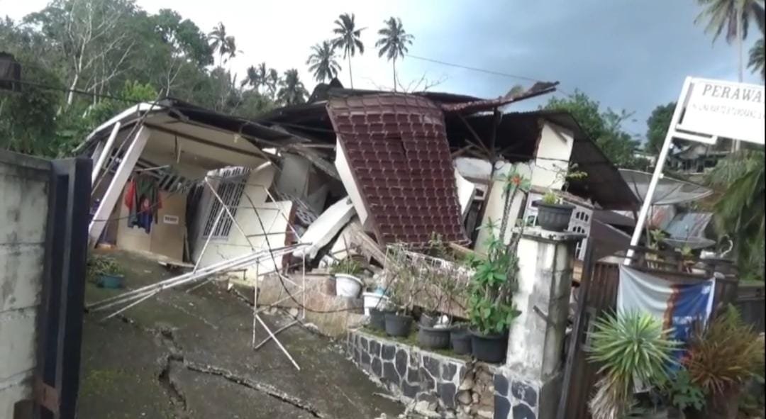 Tanah Bergerak Rusak Rumah dan Sekolah di Tapsel, 637 Jiwa Mengungsi