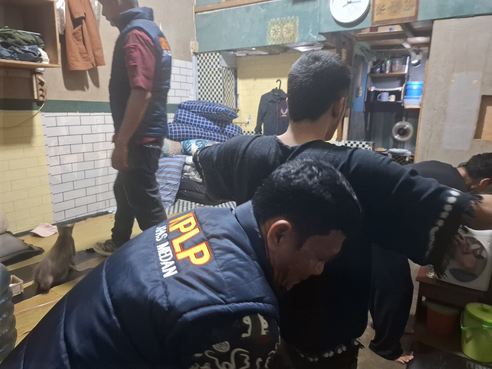 Lapas Kelas I Medan Razia Blok Hunian Sita HP dan Sajam dalam Razia Malam