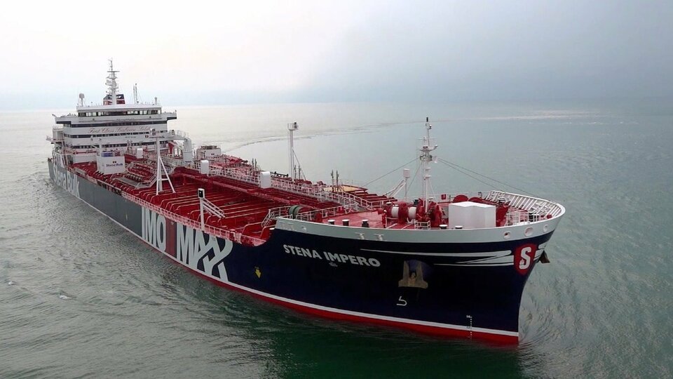 Kondisi Selat Hormuz Kritis, Kabarnya 20% Minyak Dunia Kini Terancam