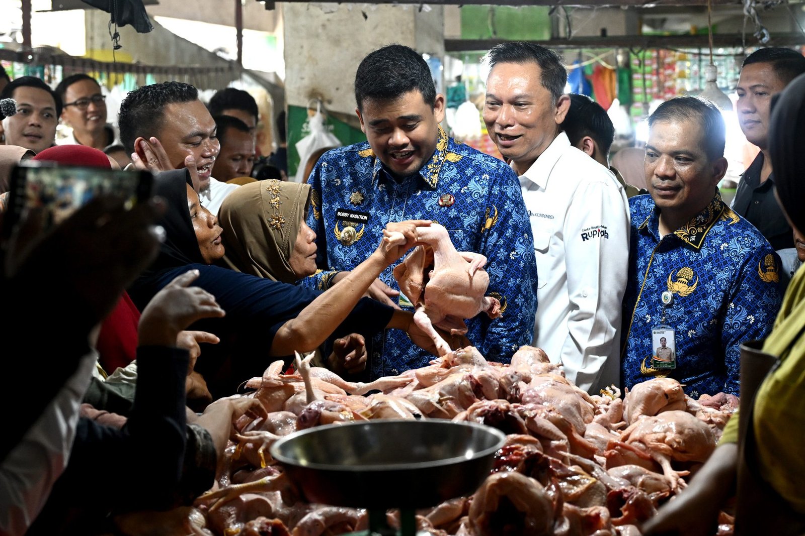 Sidak Pasar Jelang Lebaran, Gubernur Sumut Sebut Harga Cabai Merah Rp32.000/Kg