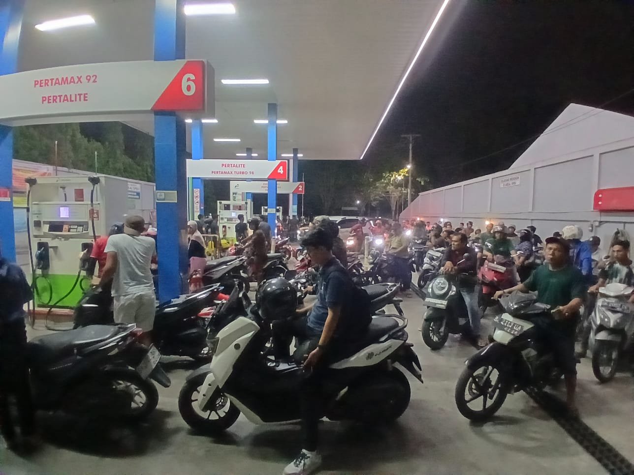 Antrean Panjang di Sejumlah SPBU Medan, Warga Khawatir Isu Kelangkaan BBM