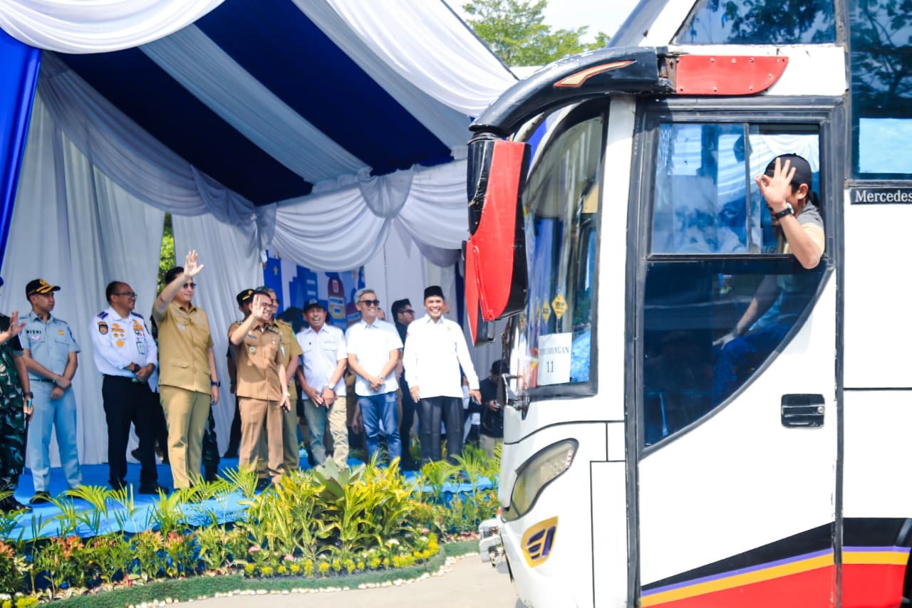 4.000 Peserta Mudik Bareng Pemko Medan Diberangkatkan Rico Waas