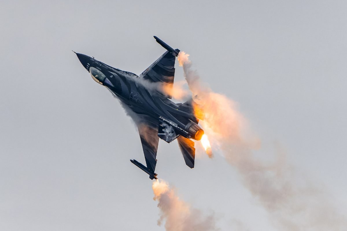 Donald Trump Ancam Balas Serang Pembangkit Listrik dan Fasilitas Sipil Usai Iran Tembak Jet F-35 AS