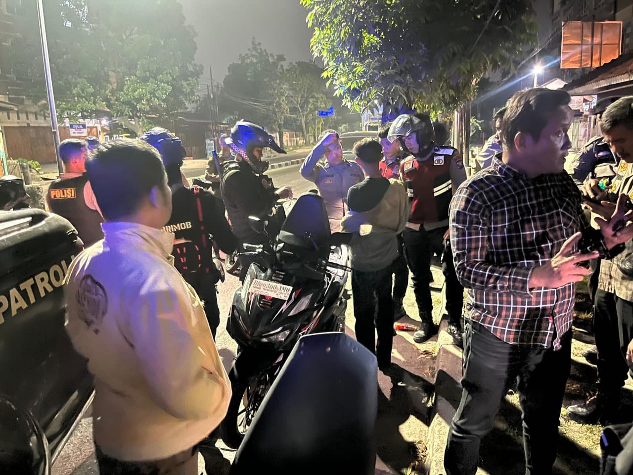 Patroli Skala Besar Brimob Polda Sumut Sasar Titik Rawan Belawan, Ciptakan Rasa Aman Masyarakat