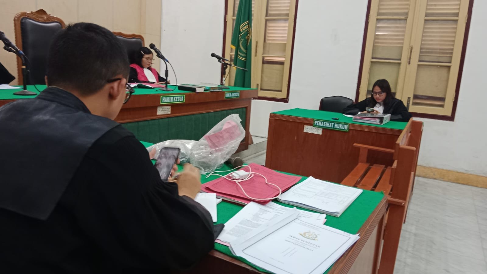 Dua Nelayan Aceh Dituntut 16 Tahun Penjara dalam Kasus 1 Kg Kokain di PN Medan