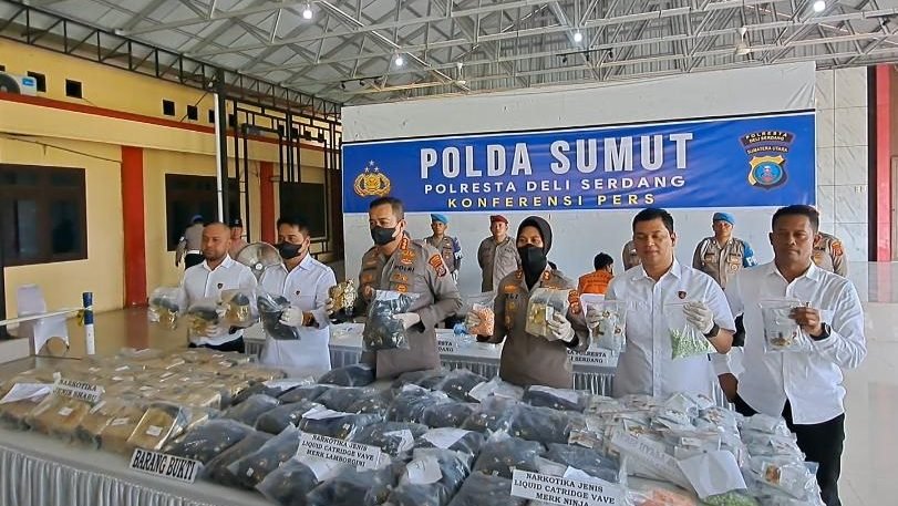 Dua Kurir Libatkan Anak di Bawah Umur Pikul 53 Kg Sabu dari Labura ke Deli Serdang