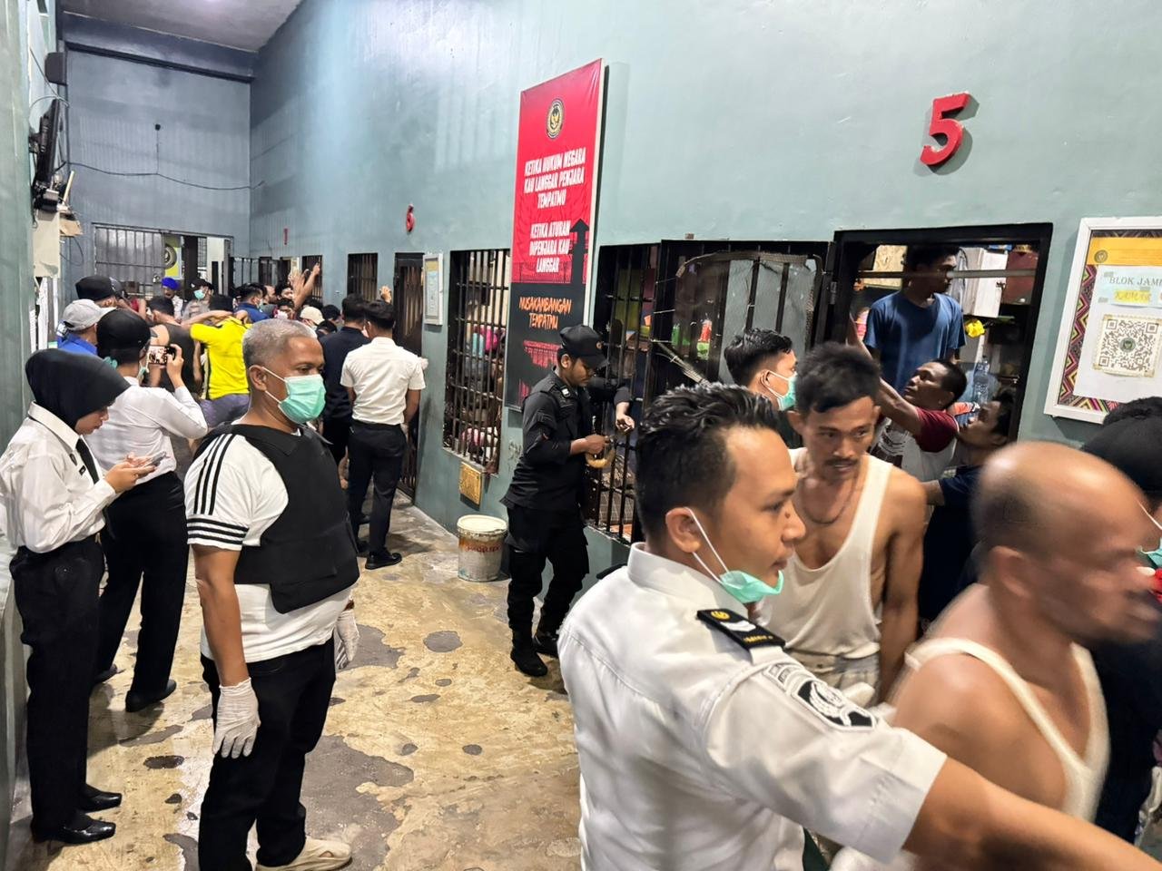 Lapas Kelas II A Labuhan Ruku Dirazia Bersama Polisi